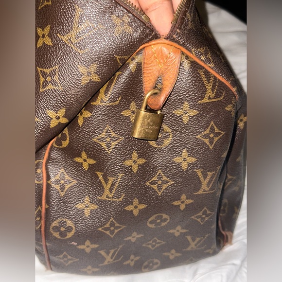 Handbags - Louis Vuitton purse